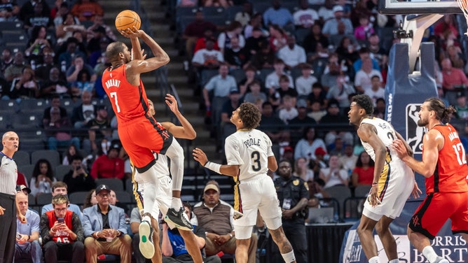 Houston Rockets forward Kevin Durant shoots over the New Orleans Pelicans during an NBA preseason game. (Photo Credit: Vasha Hunt-Imagn Images)