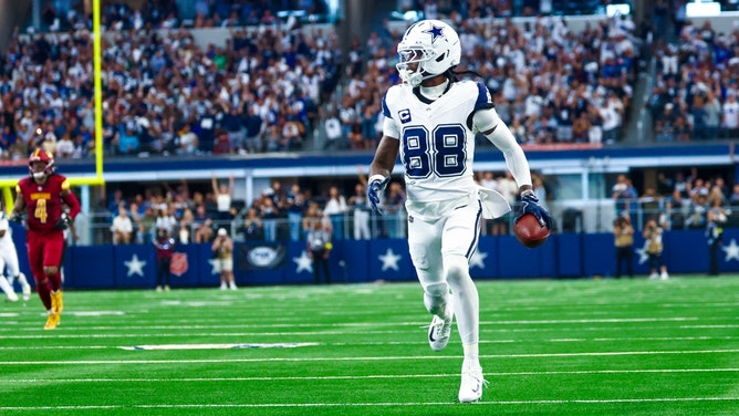 Dallas Cowboys WR CeeDee Lamb scores a touchdown vs. the Washington Commanders at AT&T Stadium in Texas. (Photo credit: Kevin Jairaj-Imagn Images)