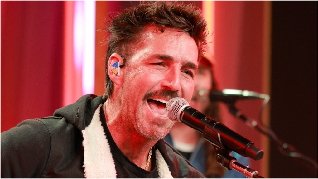 Country star Jake Owen released his new album "Dreams to Dream," and it features the awesome new song "So Long, LA." Listen to the song. (Photo by Jason Kempin/Getty Images)