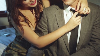 woman's boyfriend used to sleep with best friend's wife