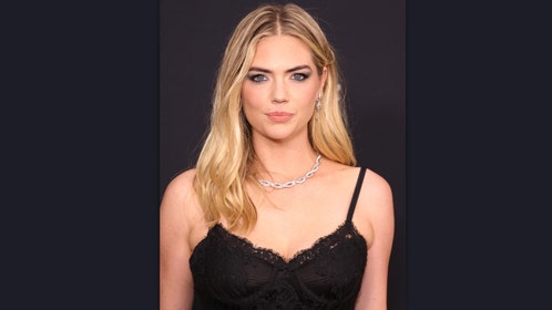 kate upton sports illustrated swimsuit legend