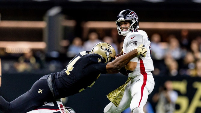 New Orleans Saints DE Cameron Jordan sacks Atlanta Falcons QB Kirk Cousins at Caesars Stadium. (Photo credit: Stephen Lew-Imagn Images)
