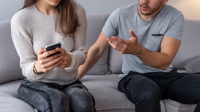 woman'e boyfriend used to sleep with best friend's wife