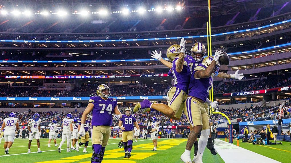 Washington Huskies and Boise State in the LA Bowl