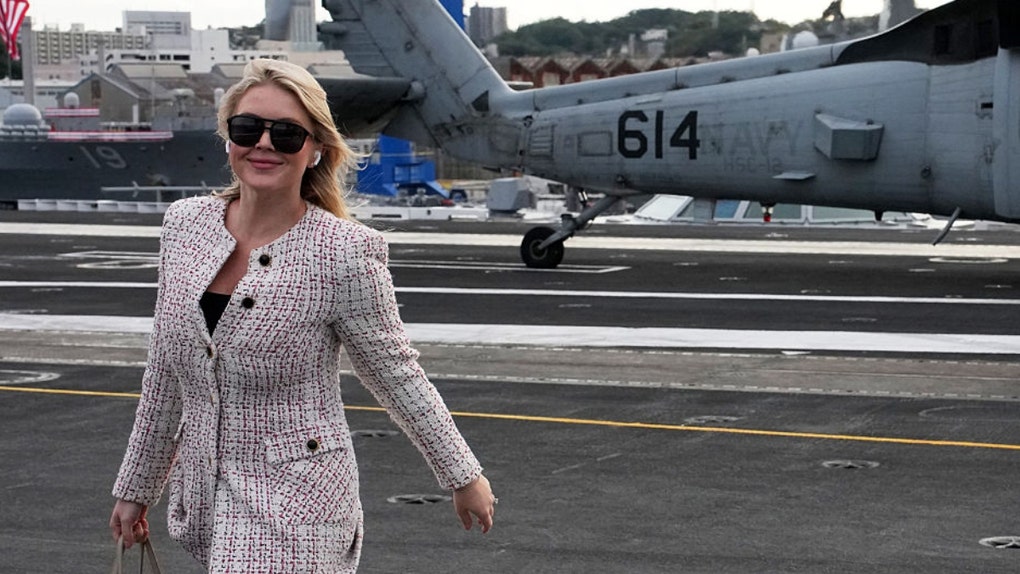 Karoline Leavitt shows the Libs what a good selfie looks like