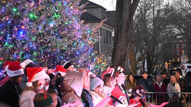 Christmas Stroll Brawl Nantucket
