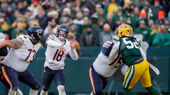 Chicago Bears QB Caleb Williams firing a pass vs. the Green Bay Packers at Lambeau Field. (Photo credit: Tork Mason / USA TODAY NETWORK via Imagn Images)
