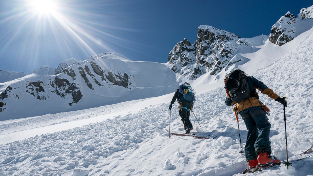 Skiers Barely Escape After Triggering Avalanche In Rocky Mountains: WATCH