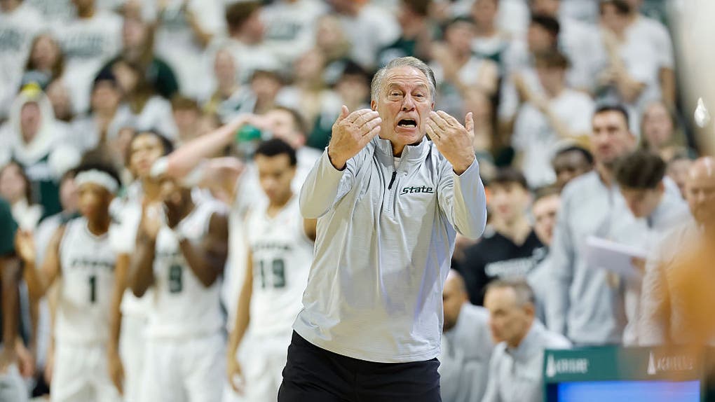 Tom Izzo screaming at Michigan State game