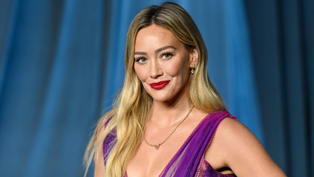 Hilary Duff soaking wet new music video