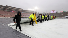 'College GameDay' Hosts Were Woefully Unprepared For The Rose Bowl Monsoon