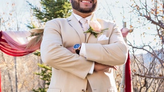 cringeworthy groom entrance at wedding goes viral