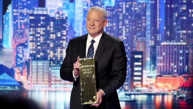 Al Gore receiving an award