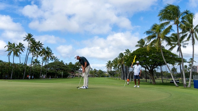 Mac Meissner putting in the 2025 Sony Open at Waialae. (Photo Credit: Kyle Terada-Imagn Images)