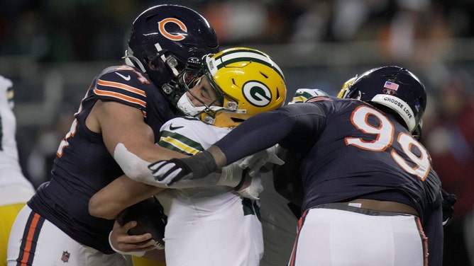 The Chicago Bears host the Green Bay Packers Saturday at Soldier Field in the 2026 NFC Wild Card. (Photo credit: Mark Hoffman / Milwaukee Journal Sentinel-USA TODAY NETWORK via Imagn Images)