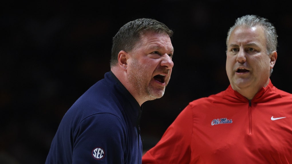 Chris Beard ejected in Knoxville