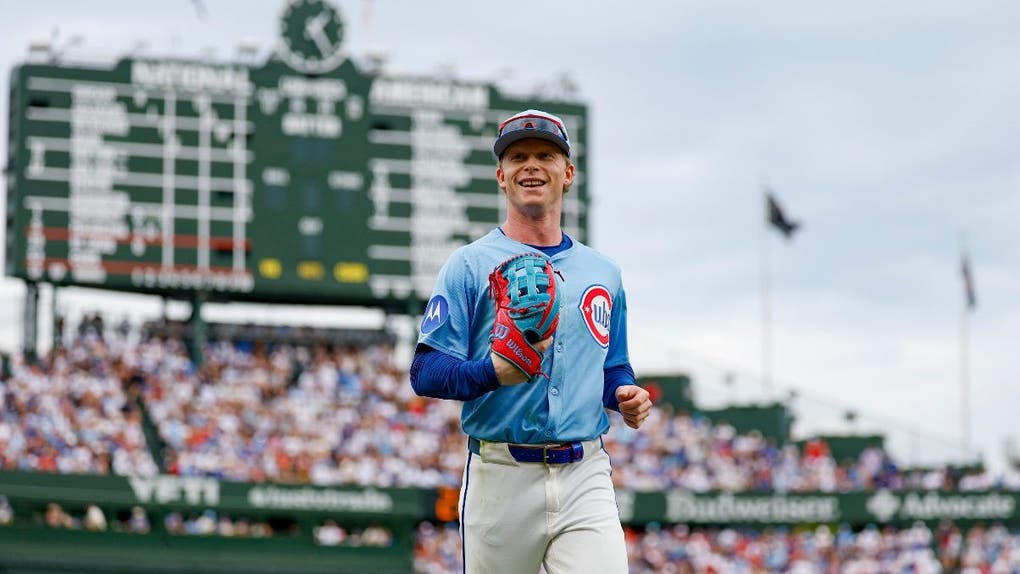Pete Crow-Armstrong leaving the field