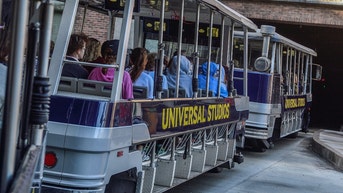 Man takes his clothes off during Universal Studios tram ride