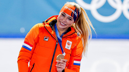 “World's Hottest Speed Skater" Wins Gold & The Stefon Diggs–Cardi B Situation Gets Messy