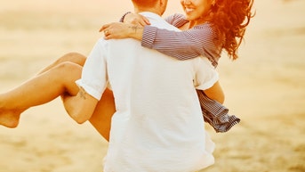 girlfriend wants her boyfriend to get a friend with benefits