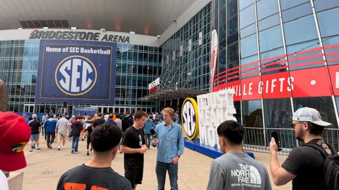 SEC Tournament: Nashville Hotel And Bars Are The Biggest Winners Of The Day, Thanks To Kentucky