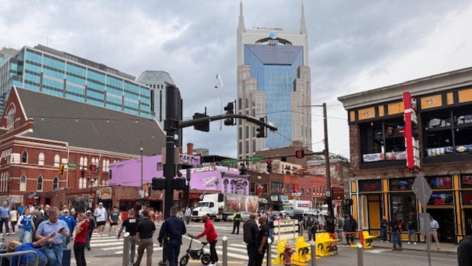 SEC Tournament: Nashville Hotel And Bars Are The Biggest Winners Of The Day, Thanks To Kentucky