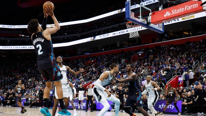Detroit Pistons PG Cade Cunningham shoots a baseline jumper vs. the San Antonio Spurs at Little Caesars Arena. (Photo Credit: Rick Osentoski-Imagn Images)