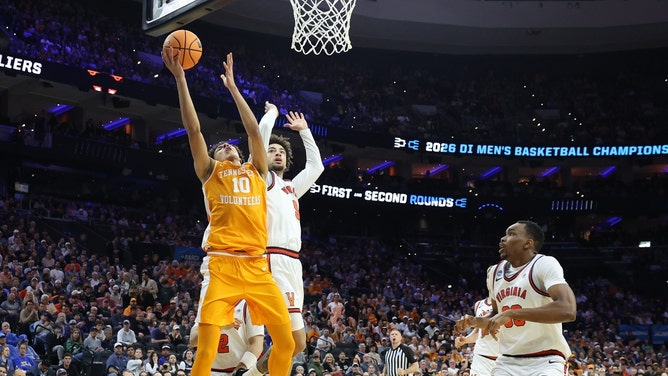 Tennessee Volunteers forward Nate Ament getting to the basket vs. the Virginia Cavaliers during a second round game in the 2026 NCAA Tournament. (Photo Credit: Bill Streicher-Imagn Images)