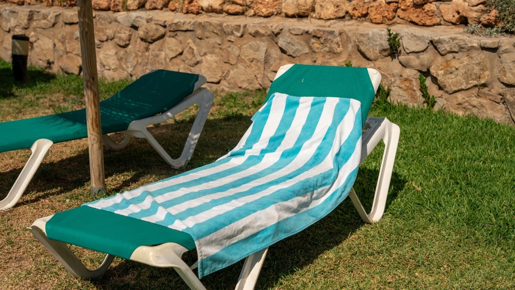 south carolina man arrested for sunbathing nude