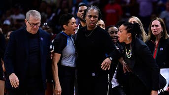 Geno Auriemma Sounded Like A Sore Loser Who Usually Gets His Way After Handshake Meltdown With Dawn Staley
