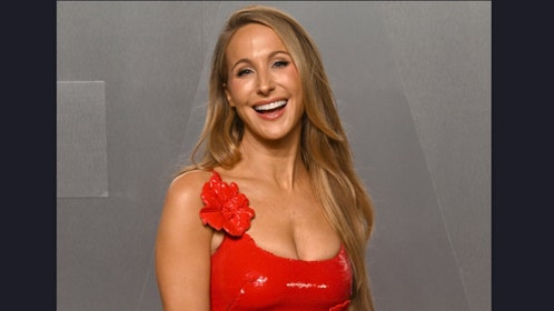 Nikki Glaser is into her boyfriend hooking up with other women