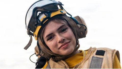 Viral navy sailor U.S. (Marine Corps photo by Lance Cpl. Luke Rodriguez and public domain)