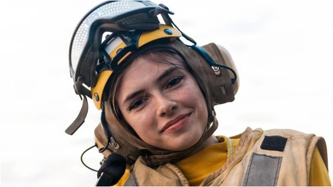 Viral navy sailor U.S. (Marine Corps photo by Lance Cpl. Luke Rodriguez and public domain)